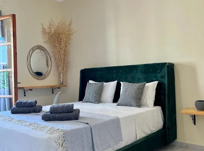 בית נופש Big House Agios Georgios Naxos *