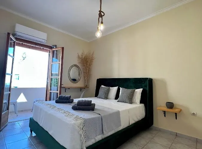 Big House Agios Georgios Naxos בית נופש