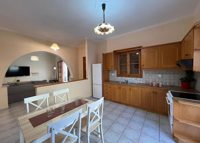 בית נופש Big House Agios Georgios Naxos *